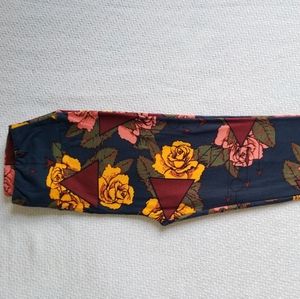 3 for $20 💖 Lularoe Western Roses Leggings